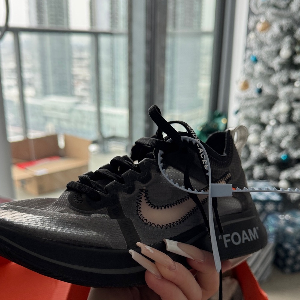 Nike Black and Gray Zoom Fly Shoes - Picture 6 of 16